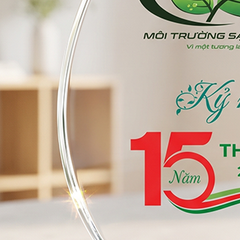 Kỷ niệm chương pha lê hình giọt nước kỷ niệm 15 năm thành lập