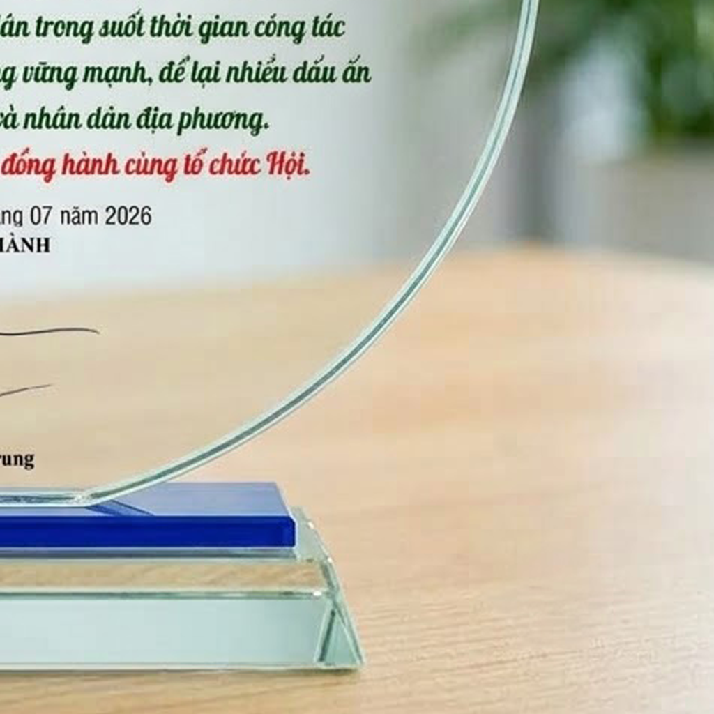 Kỷ niệm chương làm quà tặng tri ân trong những hoạt động xã hội