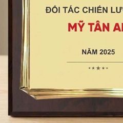 Bảng vinh danh đối tác chiếc lược trong phân phối hàng chính hãng