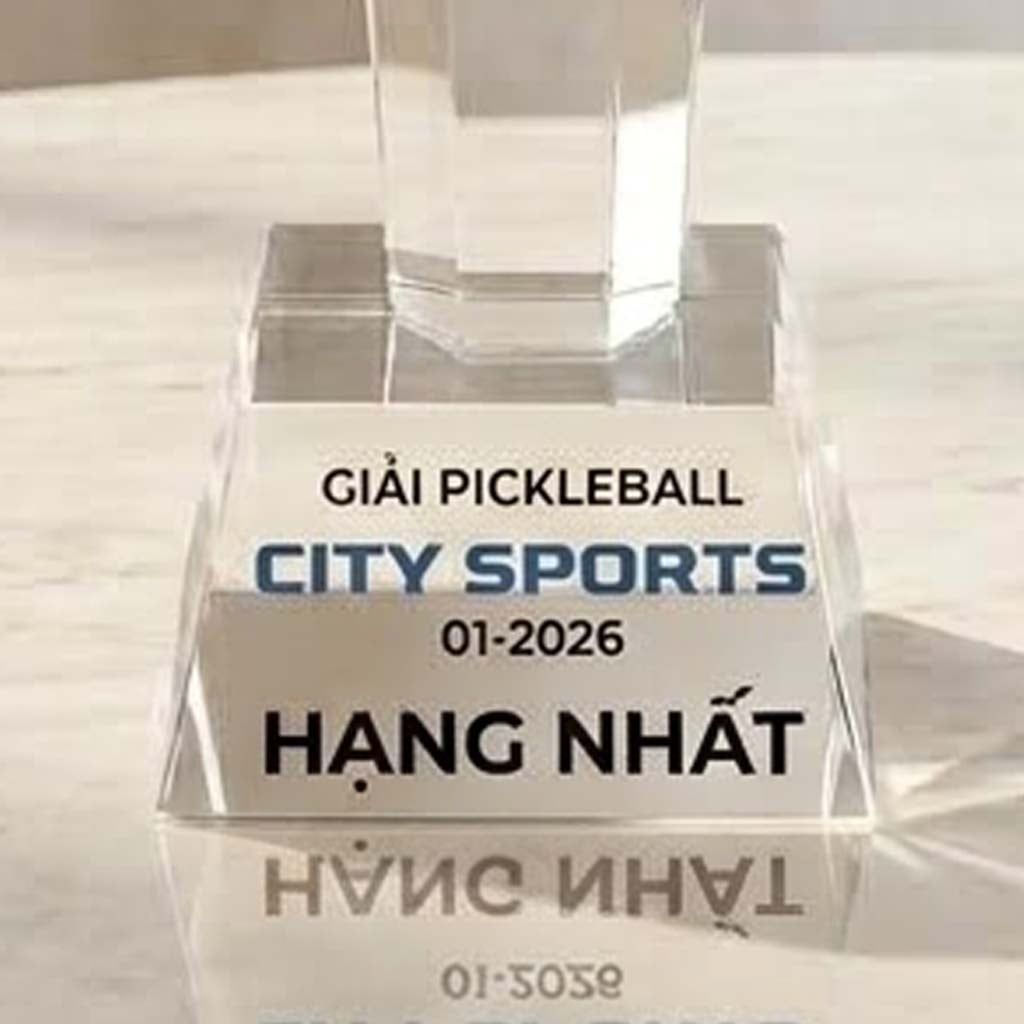 Cúp Pickleball pha lê khối trao giải nhất nhì ba ở những giải pickleball của doanh nghiệp