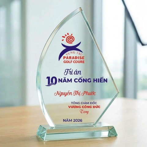 Kỷ niệm chương cánh buồm làm quà tặng tri ân 10 năm cống hiến