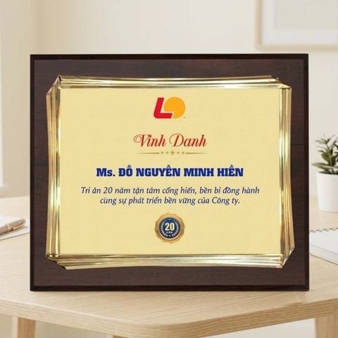 Bảng tri ân nhân viên 20 năm gắn bó cống hiến cho doanh nghiệp
