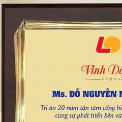 Bảng tri ân nhân viên 20 năm gắn bó cống hiến cho doanh nghiệp