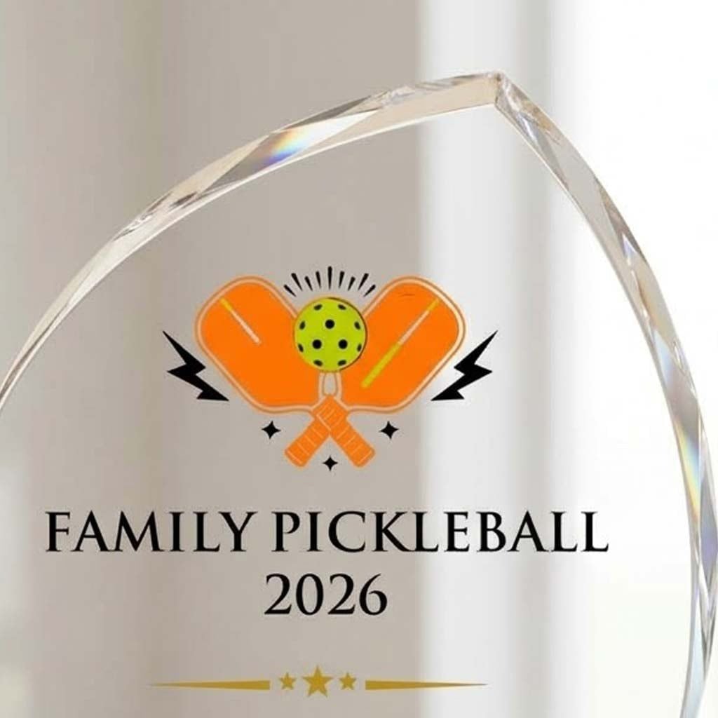 Cúp Pickleball pha lê trao giải hay làm quà tặng lưu niệm ở giải pickleball phong trào