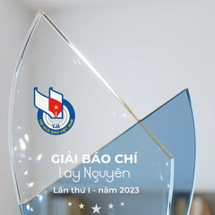 Kỷ niệm chương pha lê hình 2 ngọn lửa trao giải thưởng báo chí truyền thông