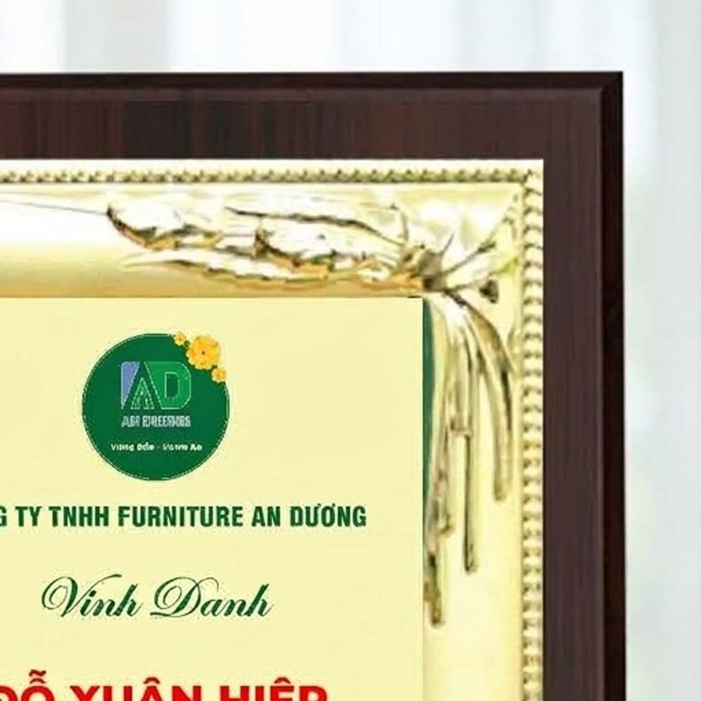 Bảng vinh danh tri ân nhân viên gắn bó 10 năm đồng hành cùng doanh nghiệp