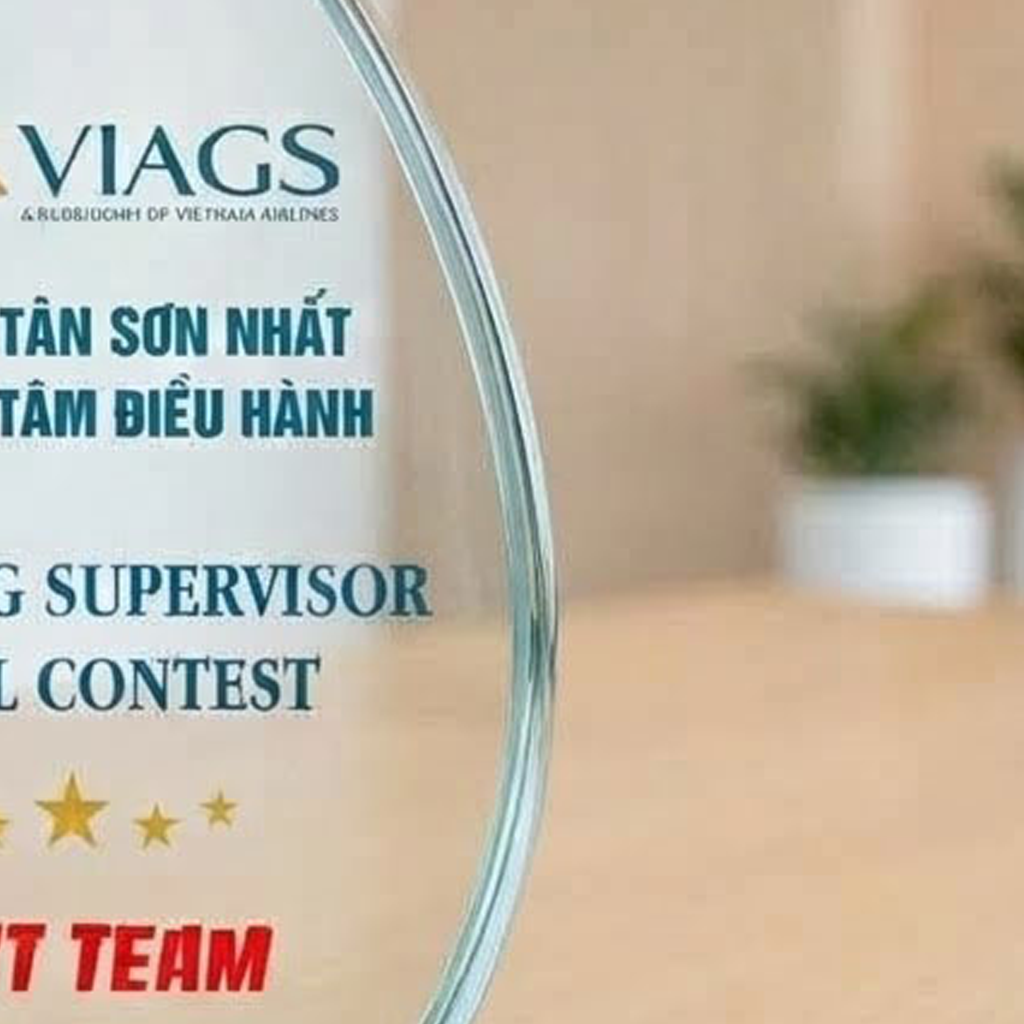 Kỷ niệm chương chiếc thuyền làm quà tặng vinh danh cá nhân tập thể trong những hoạt động của doanh nghiệp
