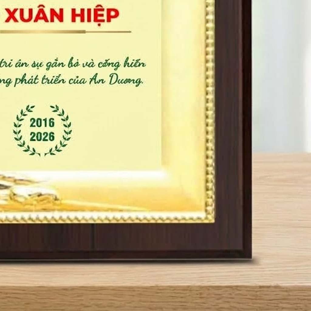 Bảng vinh danh tri ân nhân viên gắn bó 10 năm đồng hành cùng doanh nghiệp