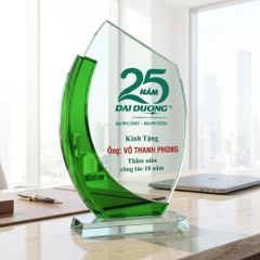 Kỷ niệm chương thủy tinh tặng vinh danh 10 năm thâm niên công tác, làm việc