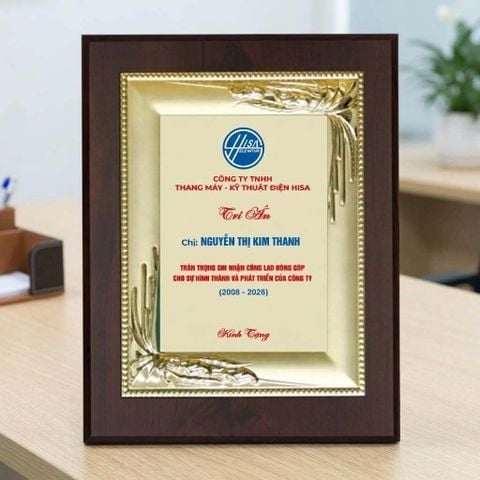 Bảng tri ân nhân viên có nhiều đóng góp cho sự hình thành và phát triển của doanh nghiệp