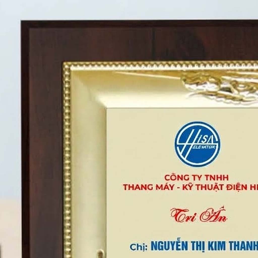Bảng tri ân nhân viên có nhiều đóng góp cho sự hình thành và phát triển của doanh nghiệp