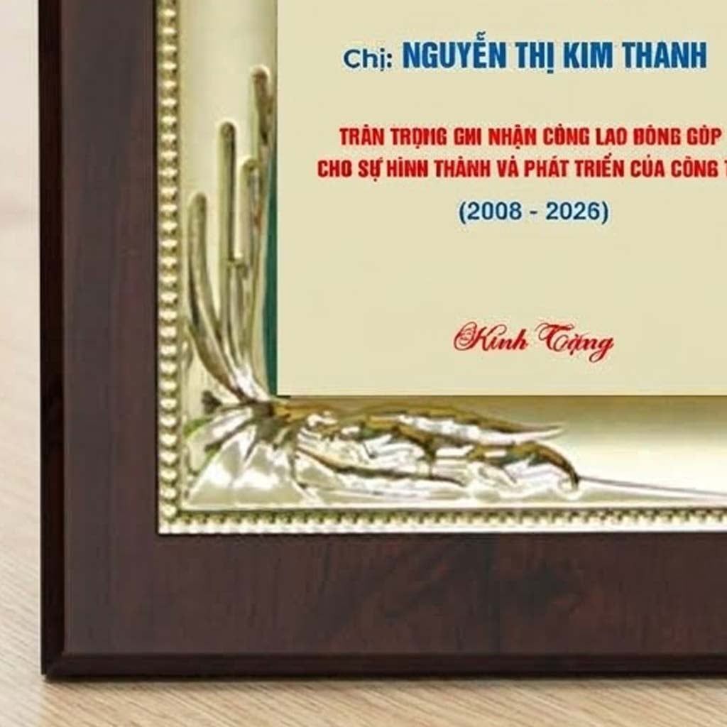 Bảng tri ân nhân viên có nhiều đóng góp cho sự hình thành và phát triển của doanh nghiệp