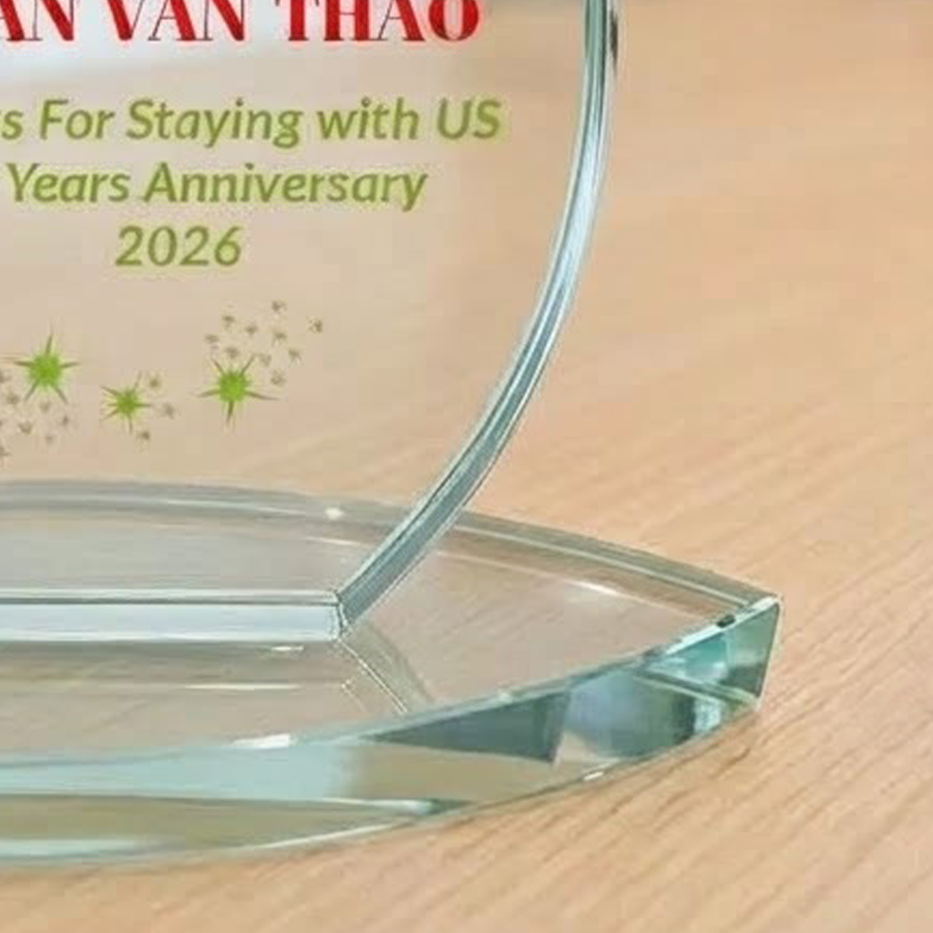 Kỷ niệm chương cánh buồm làm quà tặng khen thưởng nhân 10 năm thành lập doanh nghiệp
