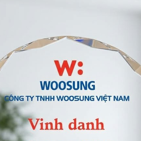 Kỷ niệm chương pha lê hình tròn vinh danh đại lý bán hàng của công ty