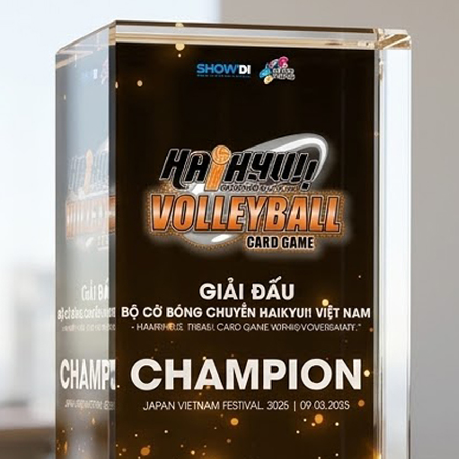 Cúp pha lê khối cao cấp phù hợp trao giải thưởng ở những cuộc thi thể thao game hay thể thao điện tử