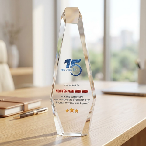 Cúp pha lê khối cao cấp phù hợp vinh danh nhân viên cá nhân thâm niên gắn bó cống hiến cho doanh nghiệp