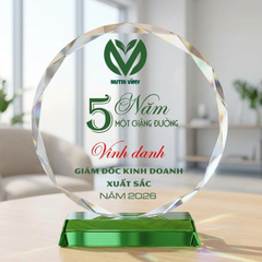 Kỷ niệm chương pha lê hình tròn vinh danh lãnh đạo quản lý xuất sắc