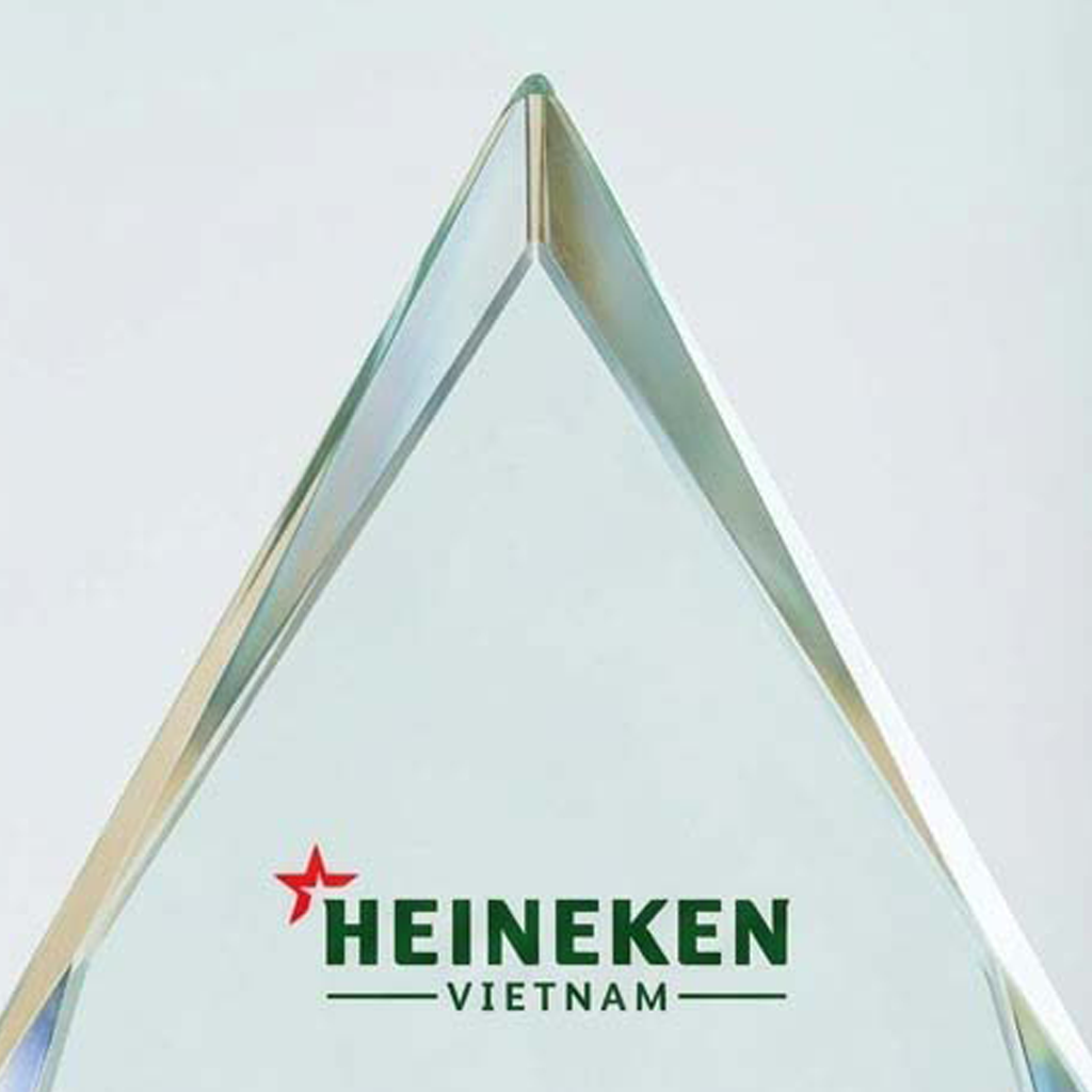 Kỷ niệm chương ngọn lửa làm quà tặng vinh danh khen thưởng trong nhiều hoạt động của doanh nghiệp