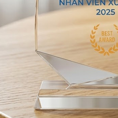 Kỷ niệm chương pha lê hình cánh buồm khen tặng nhân viên xuất sắc của doanh nghiệp