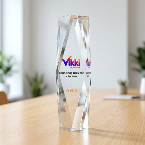 Cúp pha lê khối cao cấp phù hợp trao giải thưởng ở lĩnh vực công nghệ truyền thông