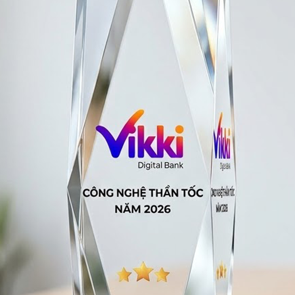 Cúp pha lê khối cao cấp phù hợp trao giải thưởng ở lĩnh vực công nghệ truyền thông