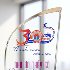 Kỷ niệm chương pha lê tri ân thầy cô kỷ niệm 30 năm ngày ra trường