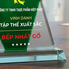 Kỷ niệm chương làm quà tặng vinh danh cá nhân tập thể trong những hoạt động của doanh nghiệp