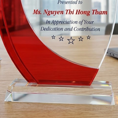 Kỷ niệm chương pha lê tặng nhân viên nhân kỷ niệm 15 năm thành lập tổ chức doanh nghiệp
