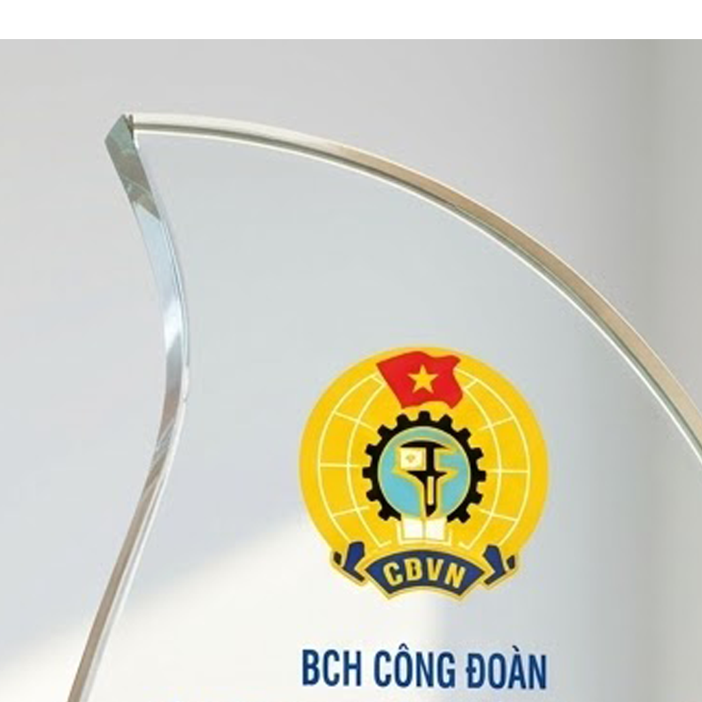 Kỷ niệm chương công đoàn vinh danh khen thưởng nhân viên xuất sắc của doanh nghiệp