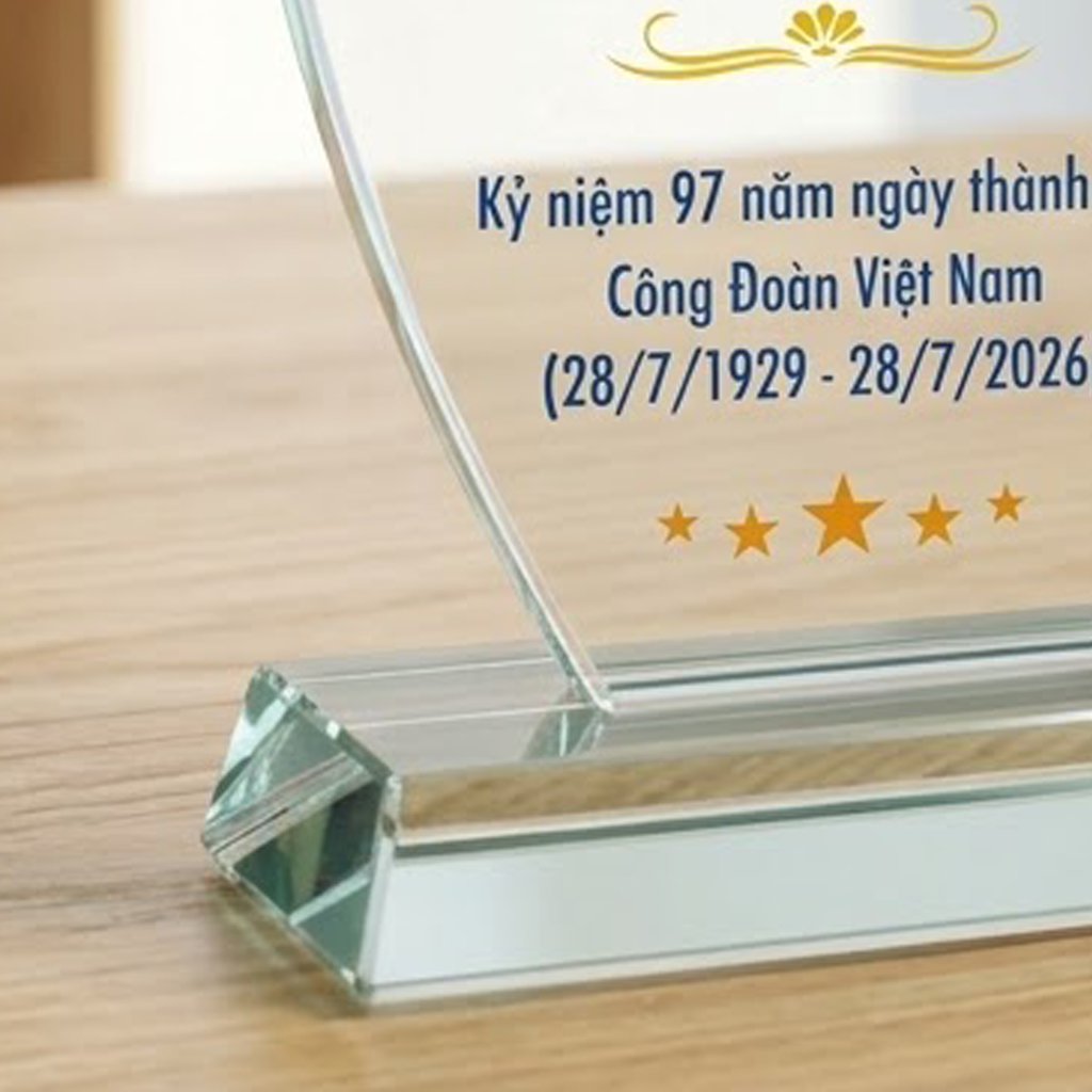 Kỷ niệm chương công đoàn vinh danh khen thưởng nhân viên xuất sắc của doanh nghiệp