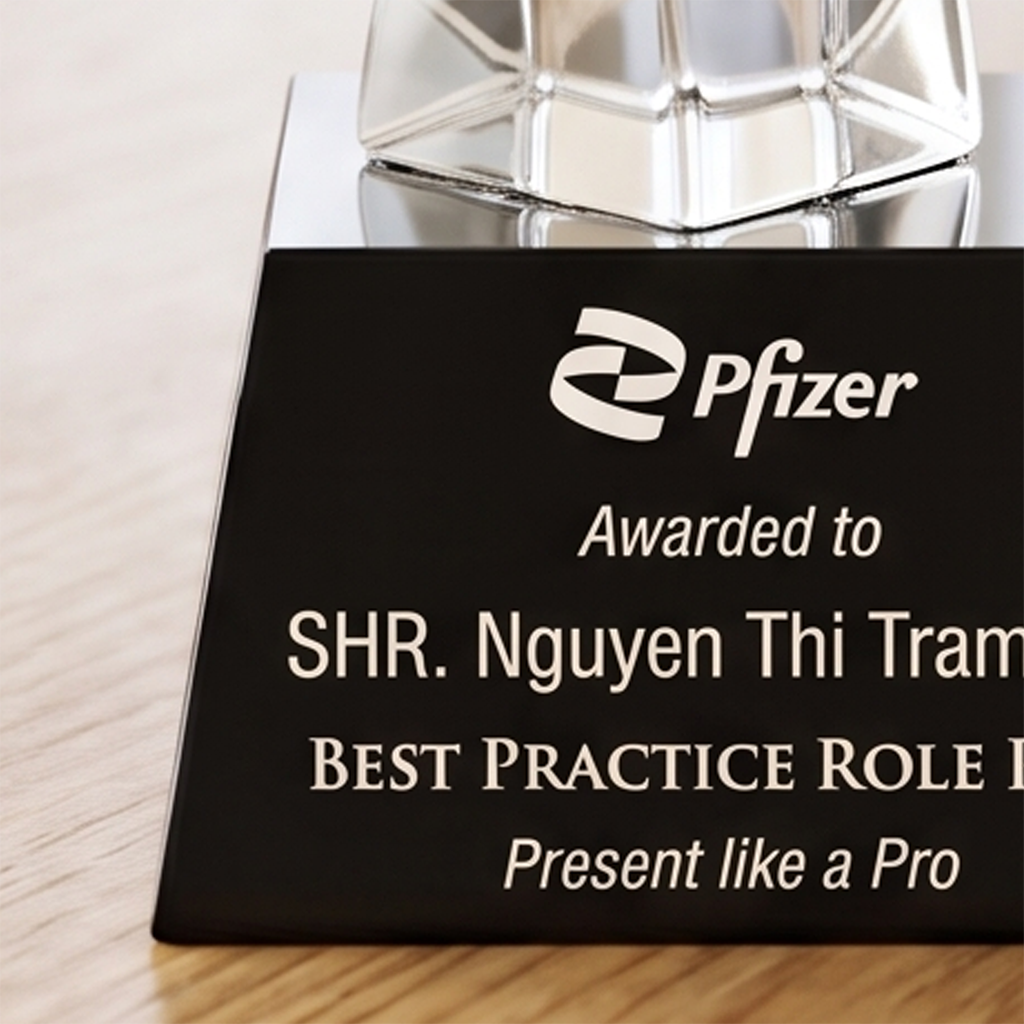 Cúp pha lê vinh danh khen thưởng nhân viên cá nhân xuất sắc của năm