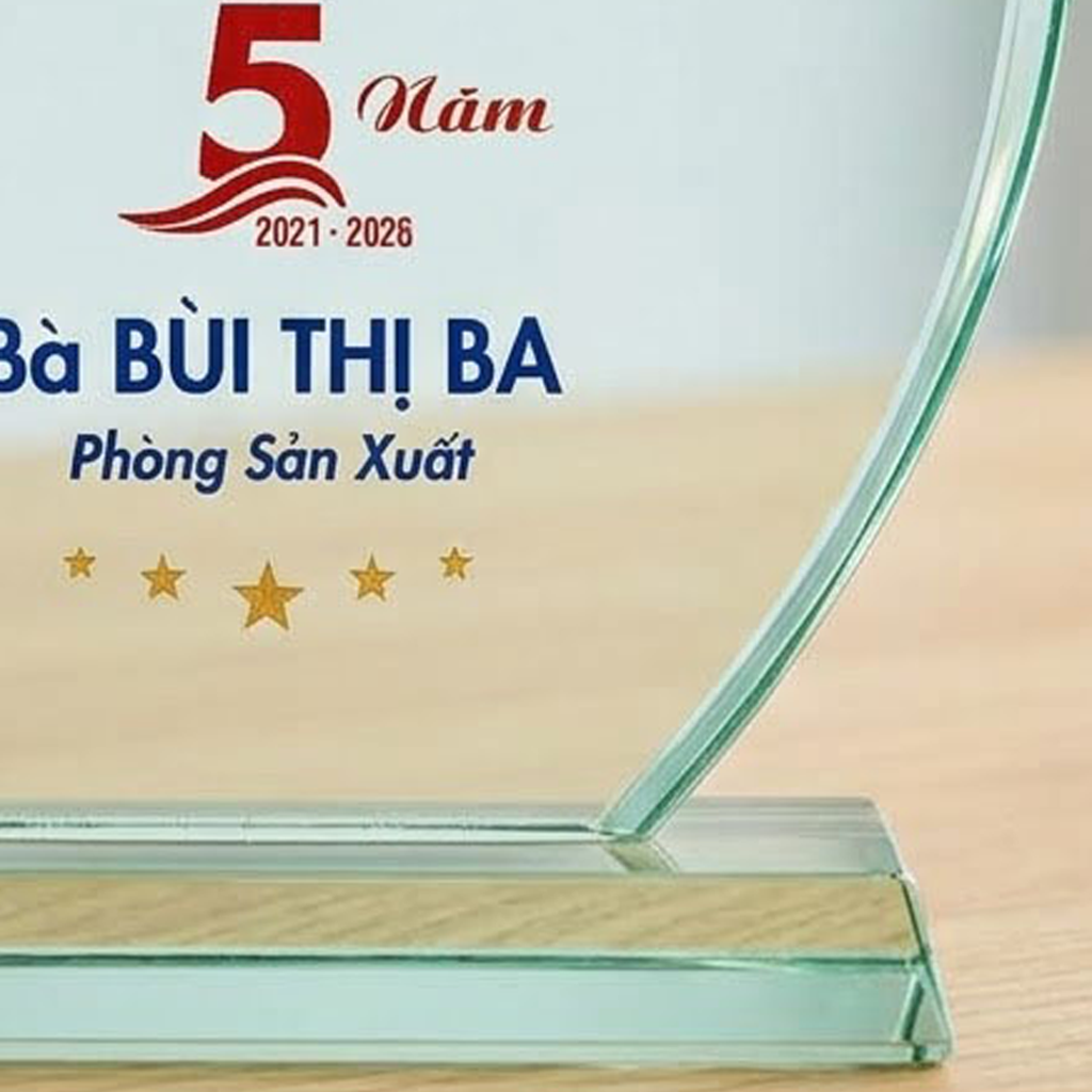 Kỷ niệm chương vinh danh 5 năm gắn bó, cống hiến và đồng hành cùng doanh nghiệp