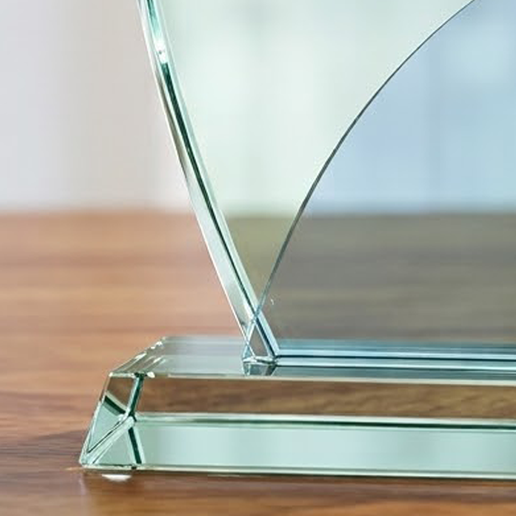 Kỷ niệm chương doanh nghiệp tri ân nhân viên có nhiều cống hiến