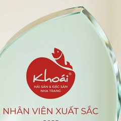 Kỷ niệm chương vinh danh nhân viên xuất sắc của năm
