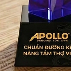Cúp pha lê vinh danh trao thưởng hay lưu niệm trong những hoạt động sản xuất kinh doanh của doanh nghiệp