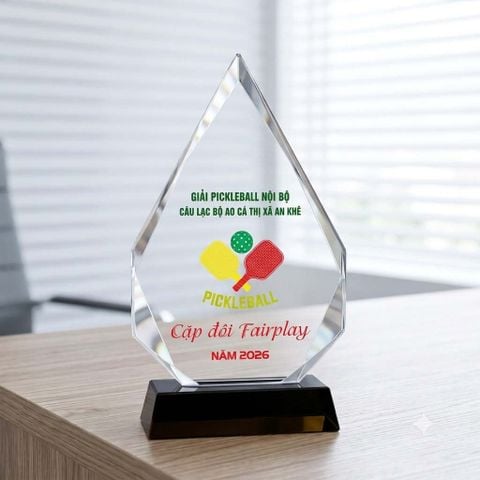 Nhân bản từ Cúp Pickleball pha lê màu xanh dùng làm quà tặng lưu niệm ở giải pickleball hay những giải thể thao khác