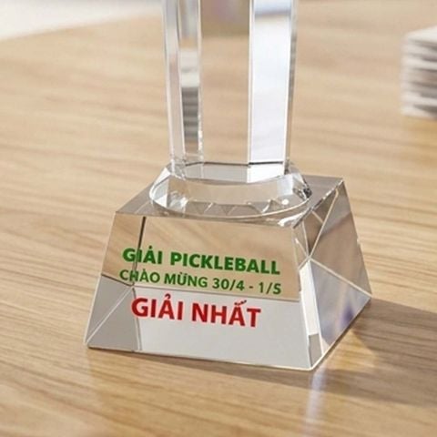 Cúp Pickleball pha lê đế đen dùng làm trao giải với 3 kích thước cho giải nhất nhì ba