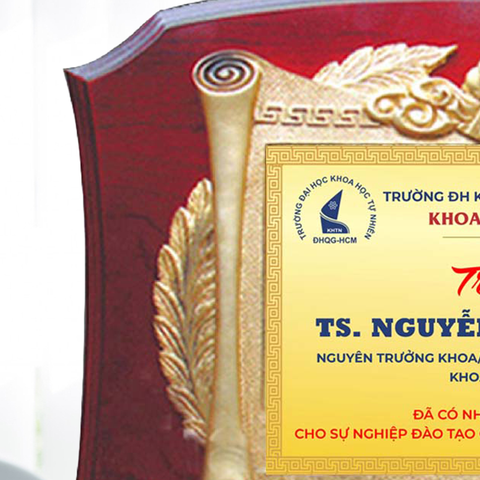 Kỷ niệm chương tuyên dương tri ân trong hoạt động của ngành giáo dục