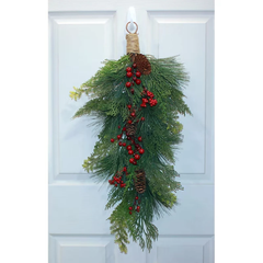 Nhánh Lá Gắn Trái Thông Và Trái Đỏ