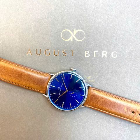 ĐỒNG HỒ NAM AUGUST BERG SERENITY DEEP BLUE 10140E05LBN20 DÂY DA Ý 