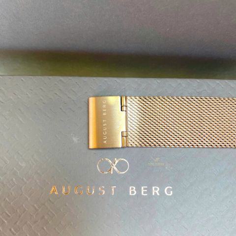  Đồng hồ AUGUST BERG nam 10240B08MRG- Serenity Simply 40mm - Dây Kim Loại Mesh - Vàng Hồng 