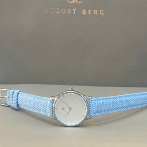  Đồng hồ AUGUST BERG nữ 10332E03VLBL- Serenity Blanc Dot 32mm - Dây Perlon - Xanh Nhạt - Màu Bạc 