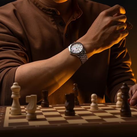  KOI Flagship K007.136.09.03.50.11.04 – Nam – Quartz (Pin) – Mặt Số 38.5mm – Khảm Xà Cừ – Kính Sapphire – Pin 10 Năm – Chống Nước 5ATM 