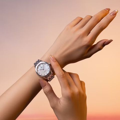  KOI Flagship K007.436.64.50.03.04.01 – Nữ – Quartz (Pin) – Mặt Số 30mm – Kính Sapphire – Khảm Xà Cừ – Pin 10 Năm – Chống Nước 5ATM 
