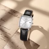  Saga Stella 71979-SVSVBK-2 – Nữ – Quartz (Pin) – Mặt Số 29mm – Kính Cứng – Dây Da Vân Cá Sấu – Mặt Số Vuông 