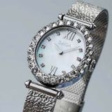  Saga 71931-SVWHSV-2 – Nữ – Kính Cứng – Quartz (Pin) – Mặt Số 26 x 36.5mm, Swiss Movt, Khảm Xà Cừ 