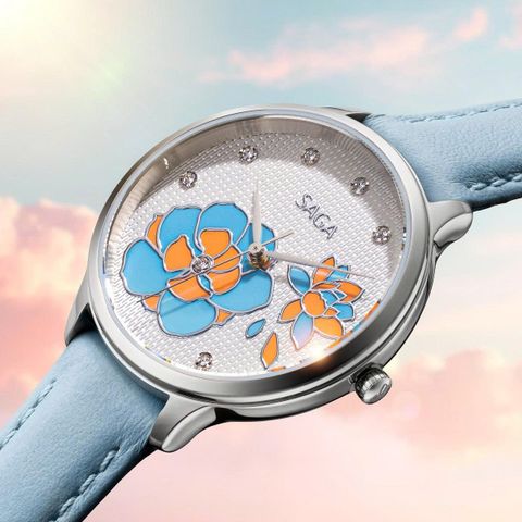  Saga Chroma Dance 54390-SVWTBL-2 – Nữ – Quartz (Pin) – Mặt Số 34mm – Kính Cứng – Mặt Số Đổi Màu, Đính Pha Lê 