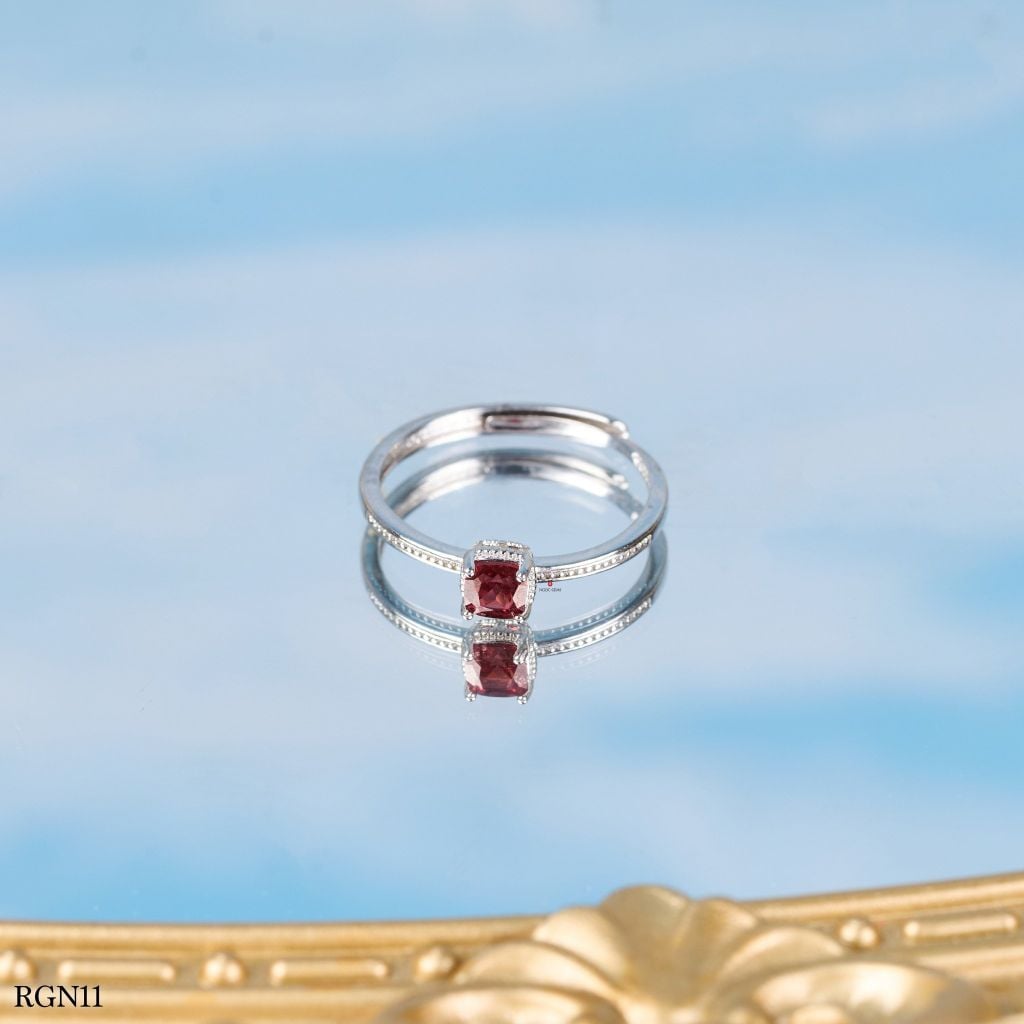 Nhẫn Bạc Garnet