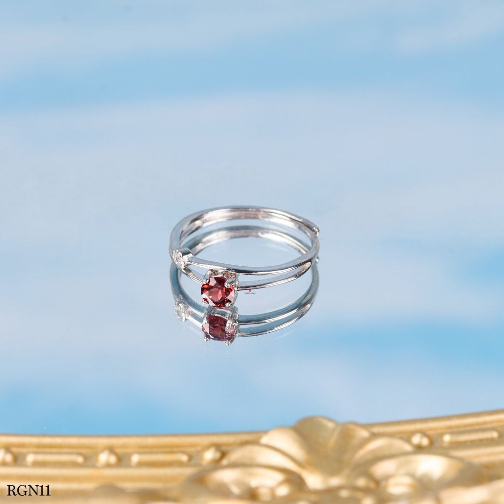 Nhẫn Bạc Garnet