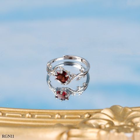 Nhẫn Bạc Garnet
